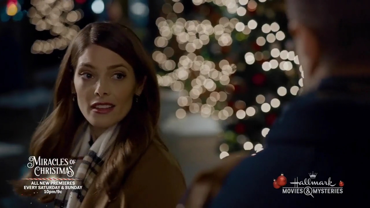 Ashley-Greene-dot-nl_ALittleChristmasCharm0485.jpg