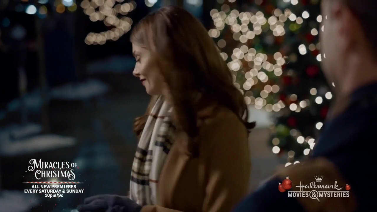 Ashley-Greene-dot-nl_ALittleChristmasCharm0511.jpg