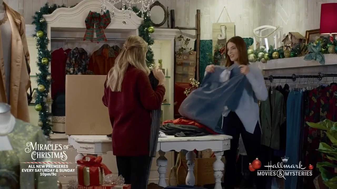 Ashley-Greene-dot-nl_ALittleChristmasCharm0522.jpg