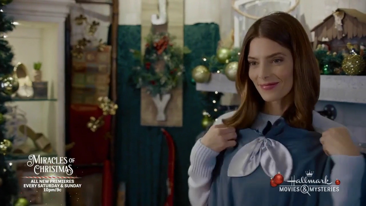 Ashley-Greene-dot-nl_ALittleChristmasCharm0527.jpg