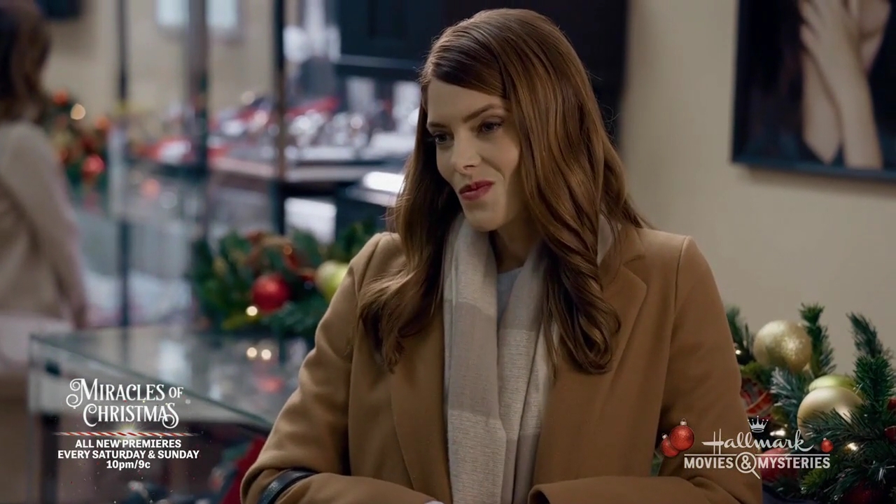 Ashley-Greene-dot-nl_ALittleChristmasCharm0772.jpg Ashley-Greene-dot-nl_ALittleChristmasCharm0772.jpg