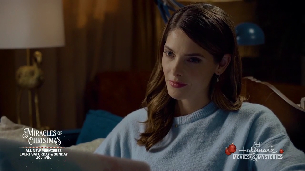 Ashley-Greene-dot-nl_ALittleChristmasCharm0855.jpg