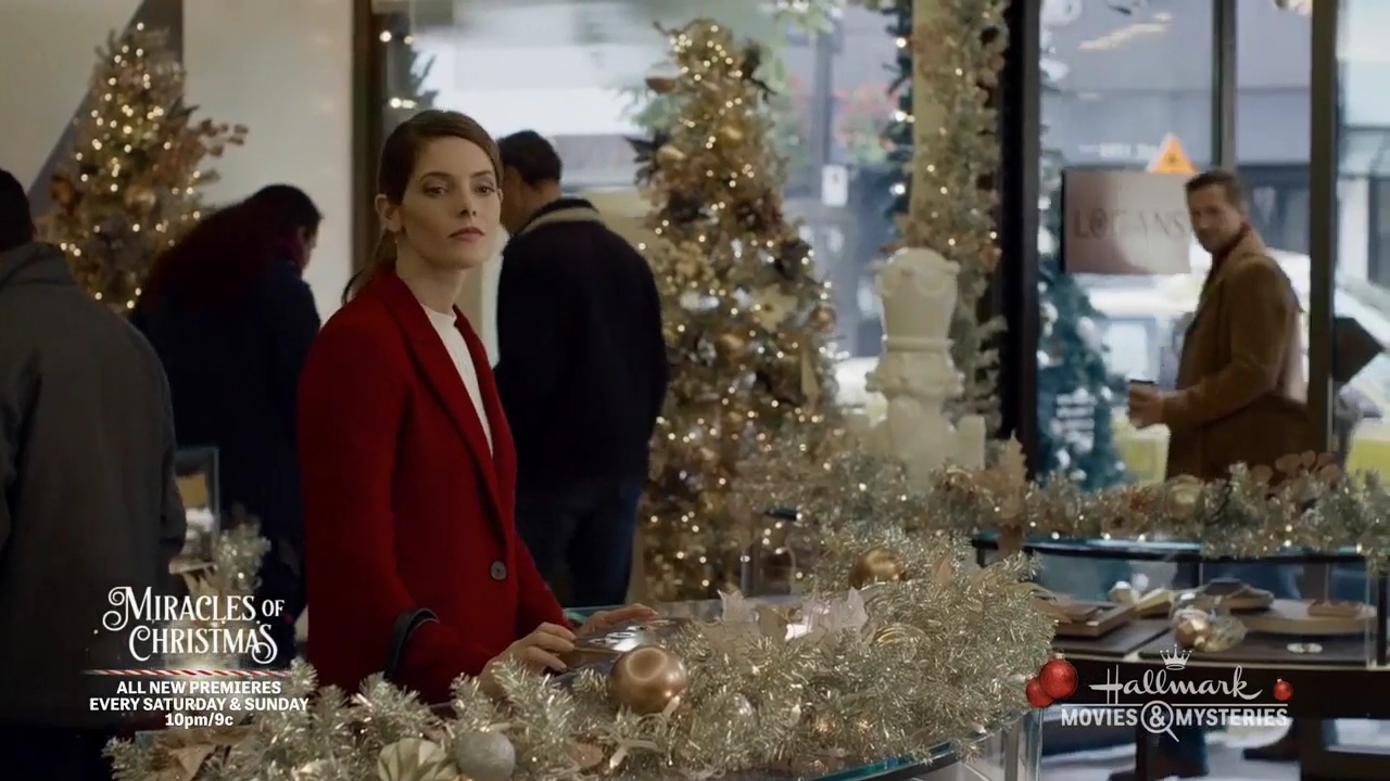 Ashley-Greene-dot-nl_ALittleChristmasCharm0895.jpg