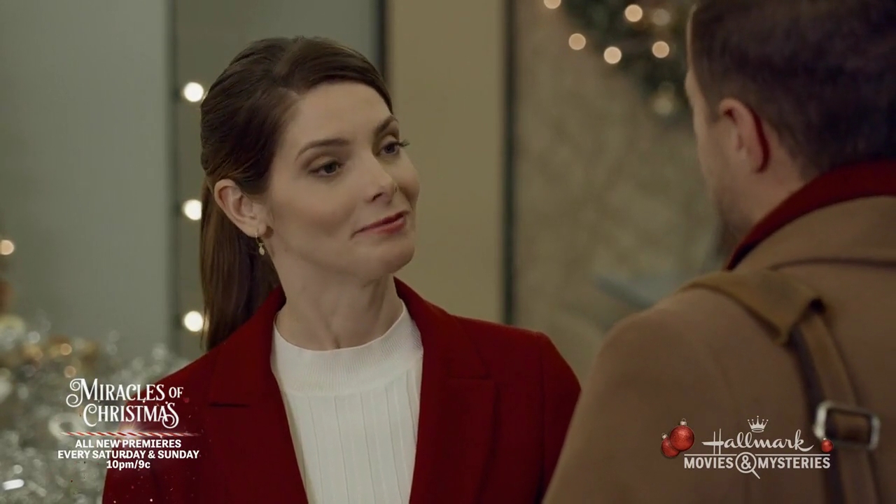 Ashley-Greene-dot-nl_ALittleChristmasCharm0946.jpg