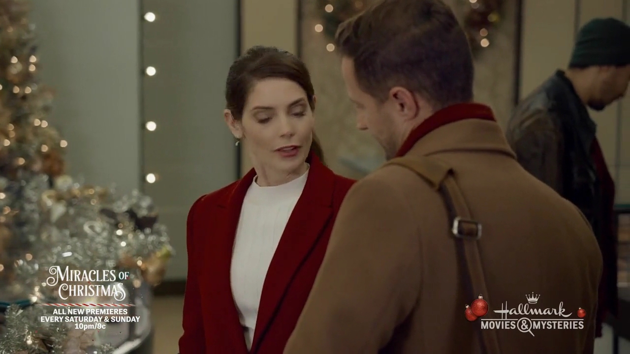 Ashley-Greene-dot-nl_ALittleChristmasCharm0953.jpg