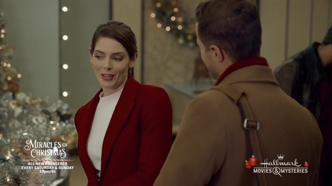 Ashley-Greene-dot-nl_ALittleChristmasCharm0956.jpg