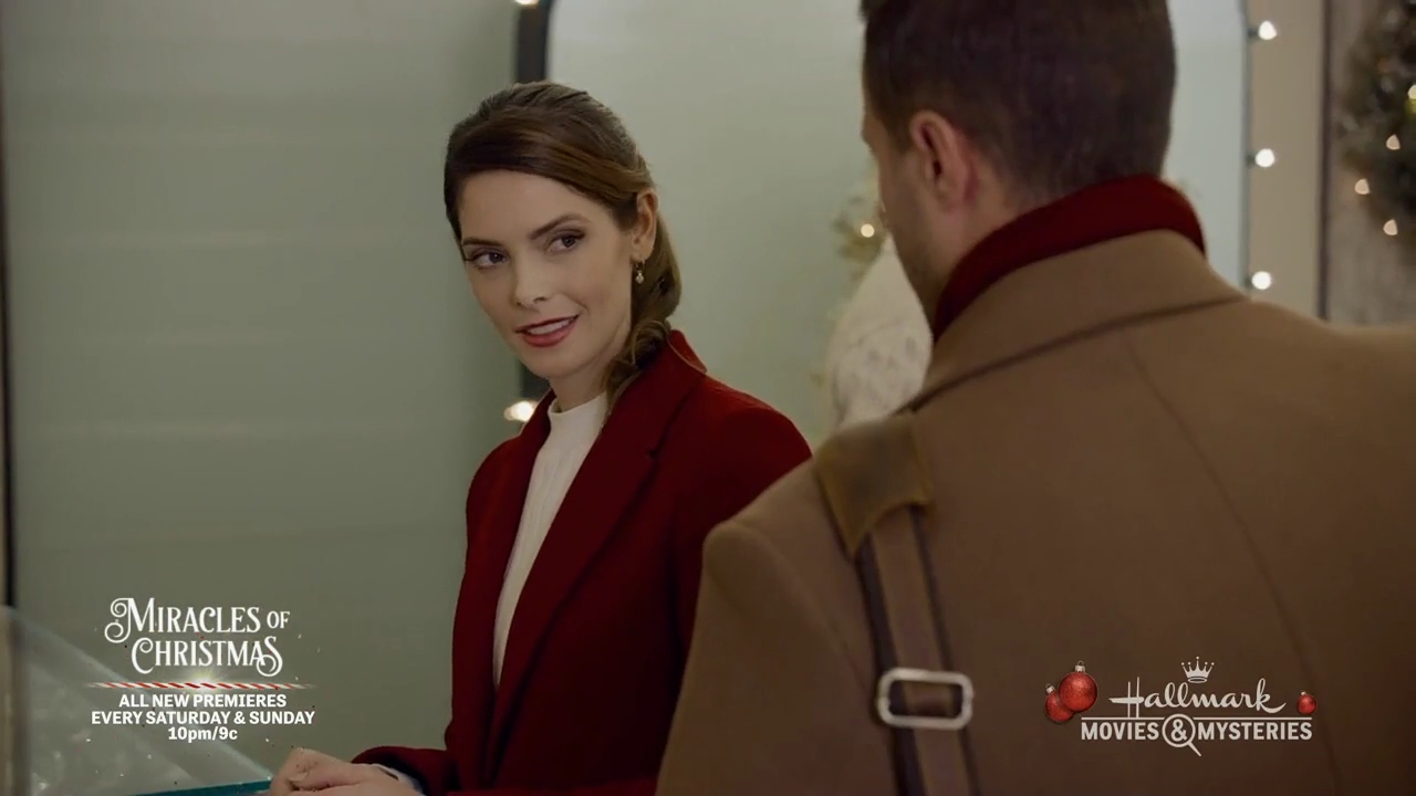 Ashley-Greene-dot-nl_ALittleChristmasCharm1020.jpg
