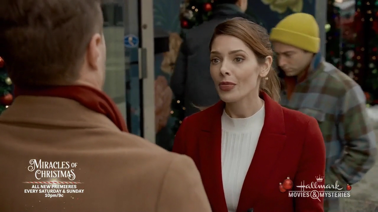 Ashley-Greene-dot-nl_ALittleChristmasCharm1053.jpg