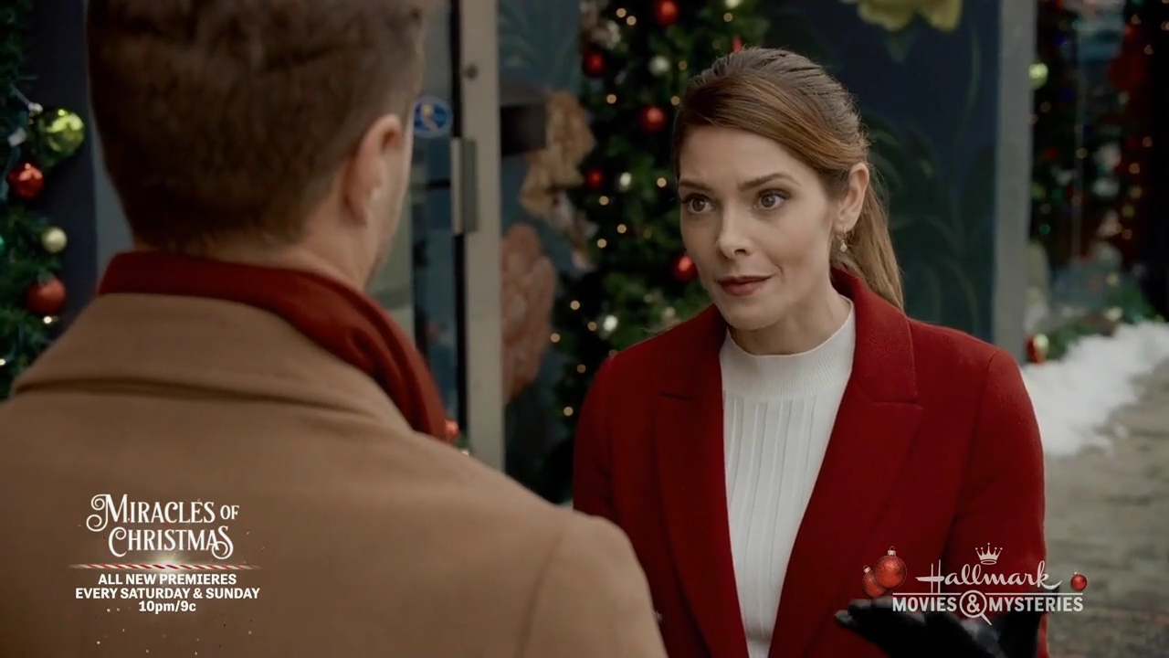 Ashley-Greene-dot-nl_ALittleChristmasCharm1055.jpg