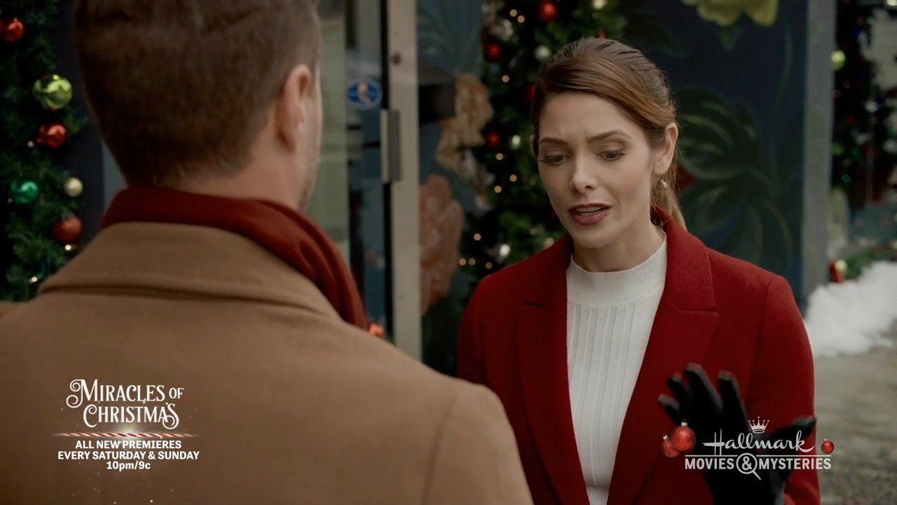 Ashley-Greene-dot-nl_ALittleChristmasCharm1063.jpg