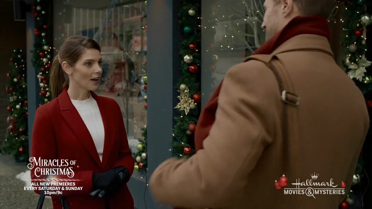 Ashley-Greene-dot-nl_ALittleChristmasCharm1078.jpg