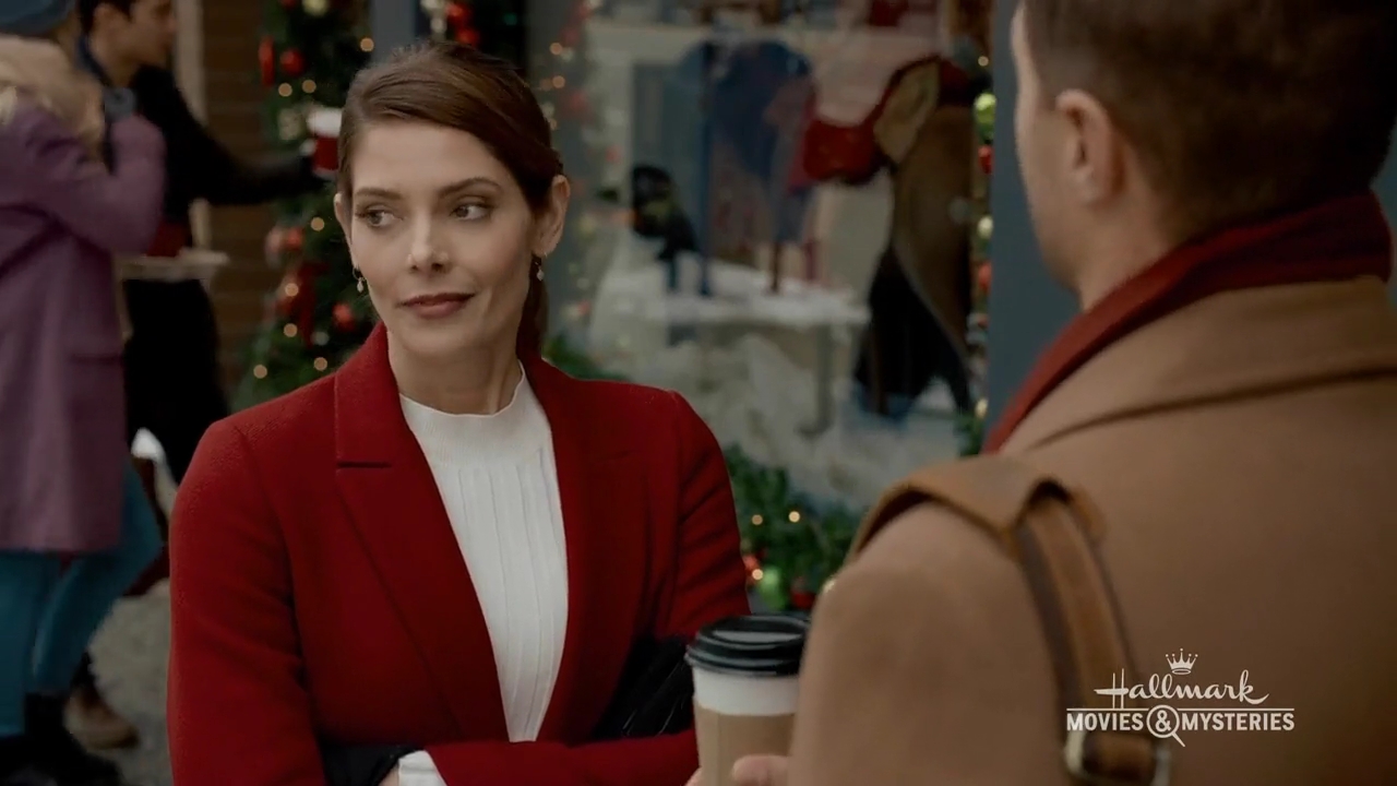 Ashley-Greene-dot-nl_ALittleChristmasCharm1097.jpg