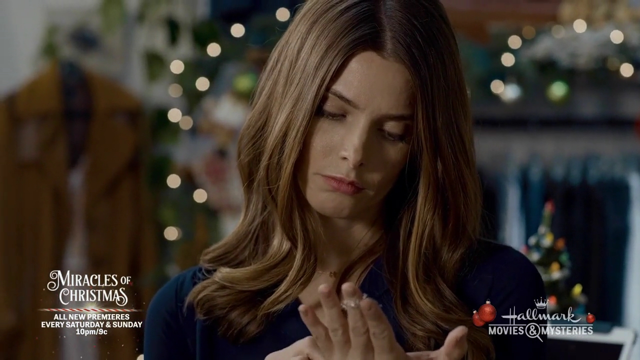 Ashley-Greene-dot-nl_ALittleChristmasCharm1208.jpg