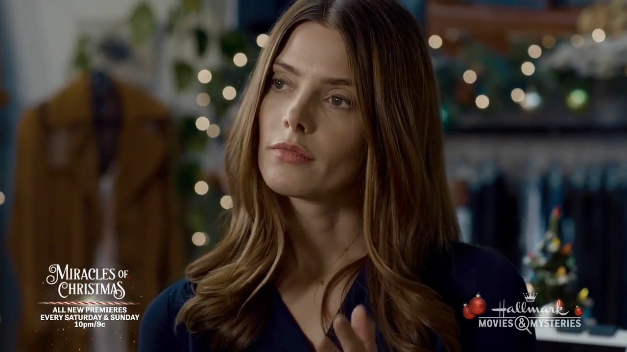 Ashley-Greene-dot-nl_ALittleChristmasCharm1211.jpg