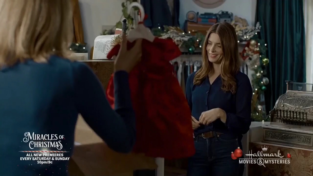 Ashley-Greene-dot-nl_ALittleChristmasCharm1214.jpg Ashley-Greene-dot-nl_ALittleChristmasCharm1214.jpg