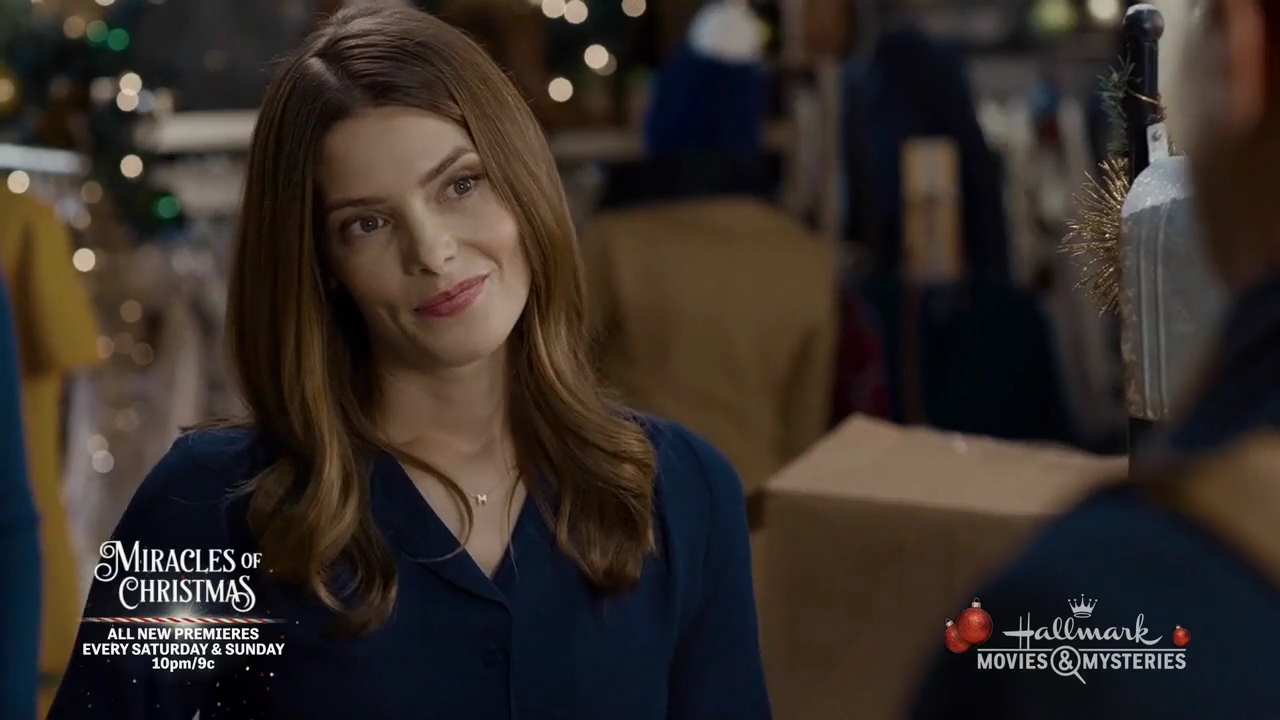 Ashley-Greene-dot-nl_ALittleChristmasCharm1321.jpg