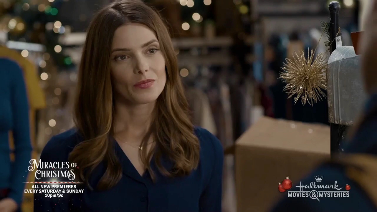 Ashley-Greene-dot-nl_ALittleChristmasCharm1334.jpg
