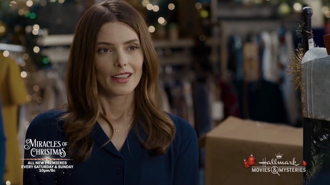 Ashley-Greene-dot-nl_ALittleChristmasCharm1342.jpg