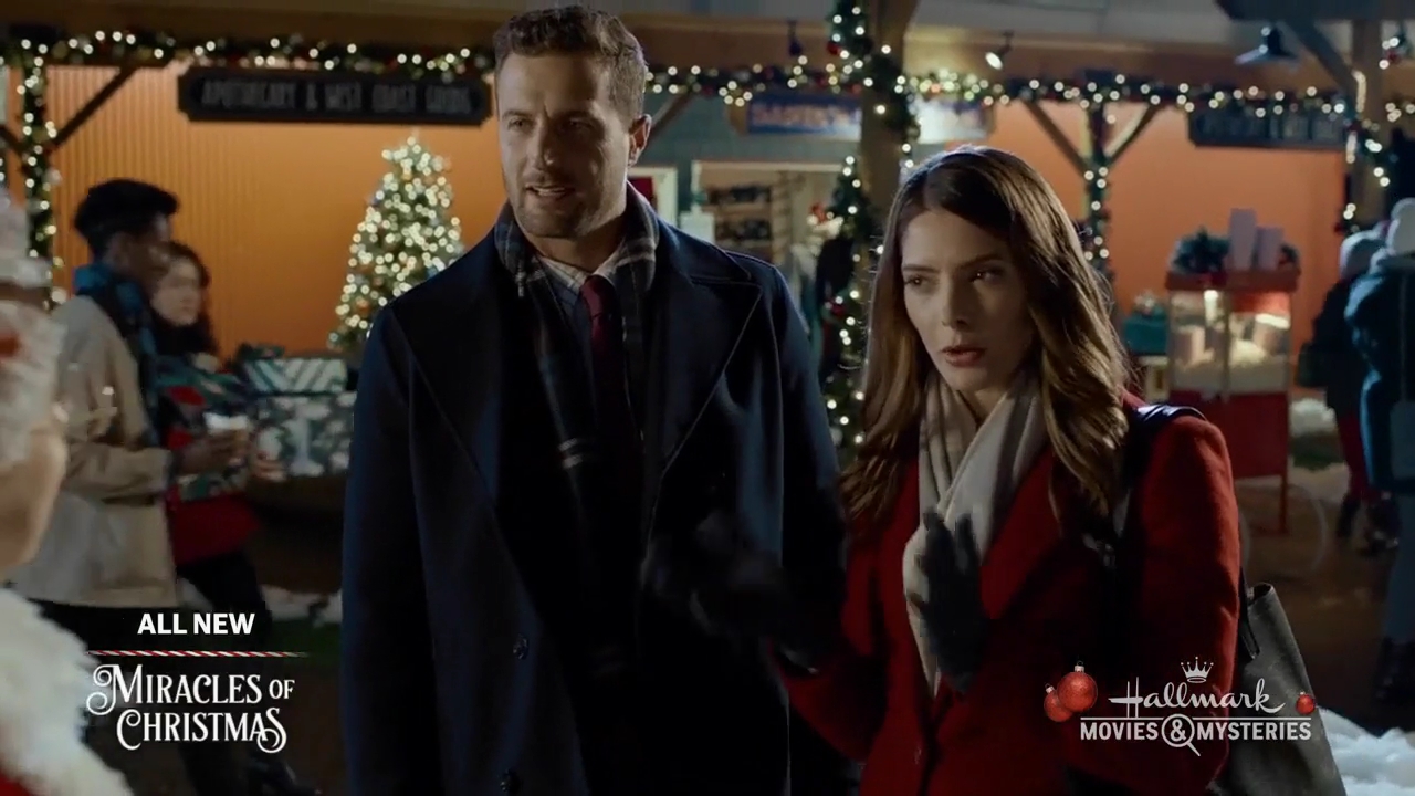 Ashley-Greene-dot-nl_ALittleChristmasCharm1590.jpg