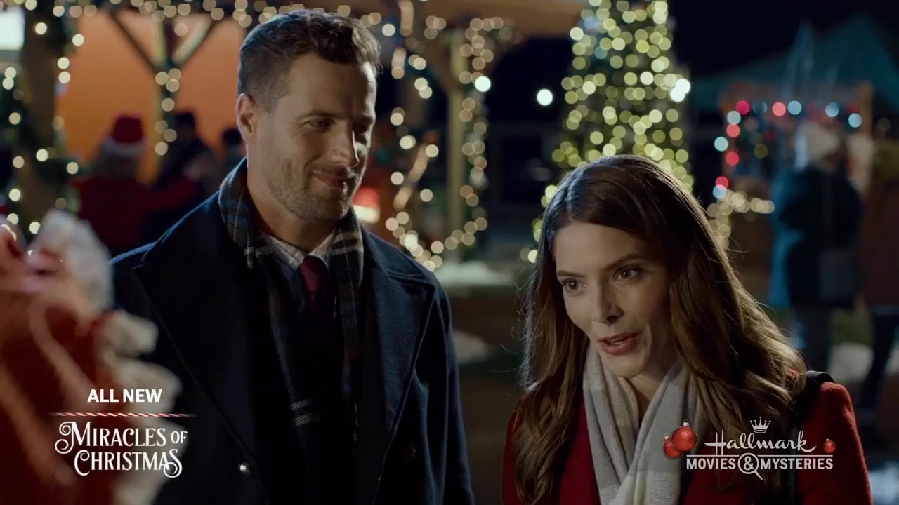 Ashley-Greene-dot-nl_ALittleChristmasCharm1599.jpg