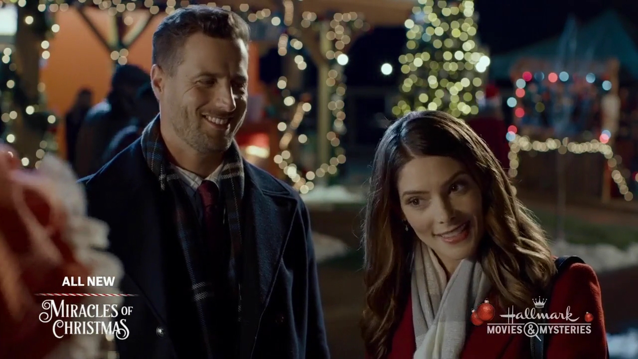 Ashley-Greene-dot-nl_ALittleChristmasCharm1603.jpg