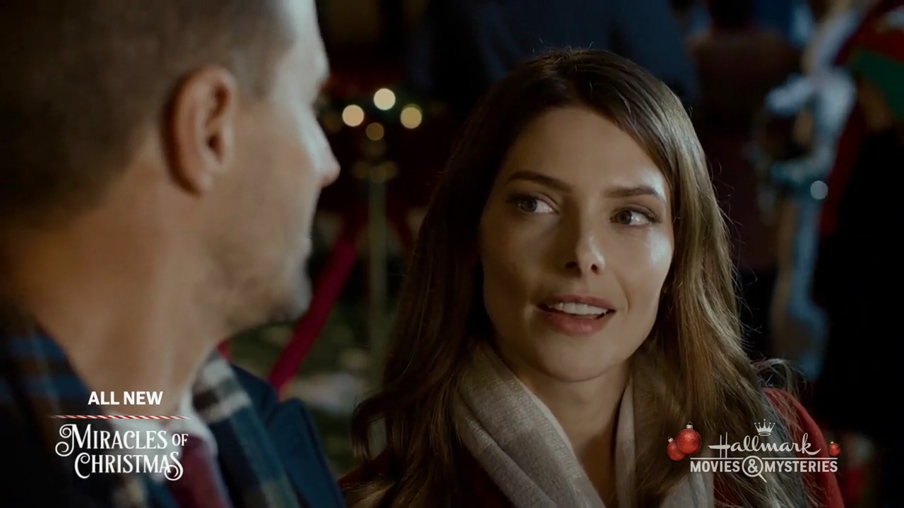 Ashley-Greene-dot-nl_ALittleChristmasCharm1661.jpg