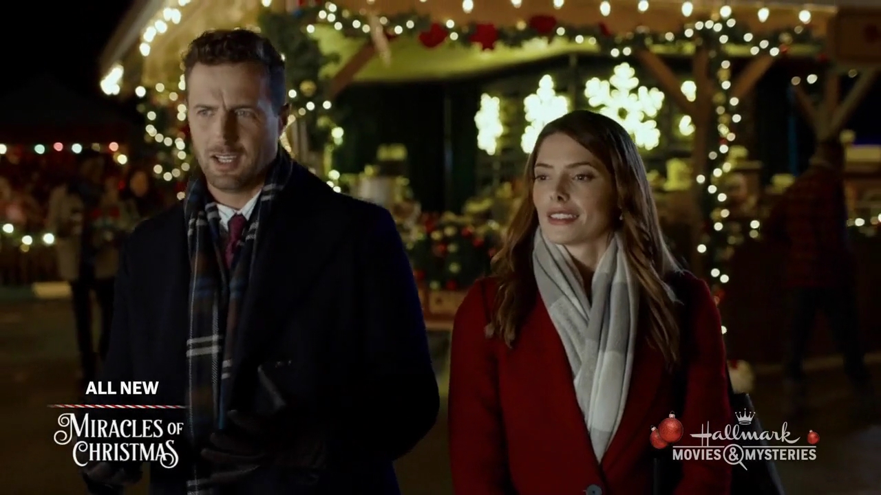 Ashley-Greene-dot-nl_ALittleChristmasCharm1677.jpg
