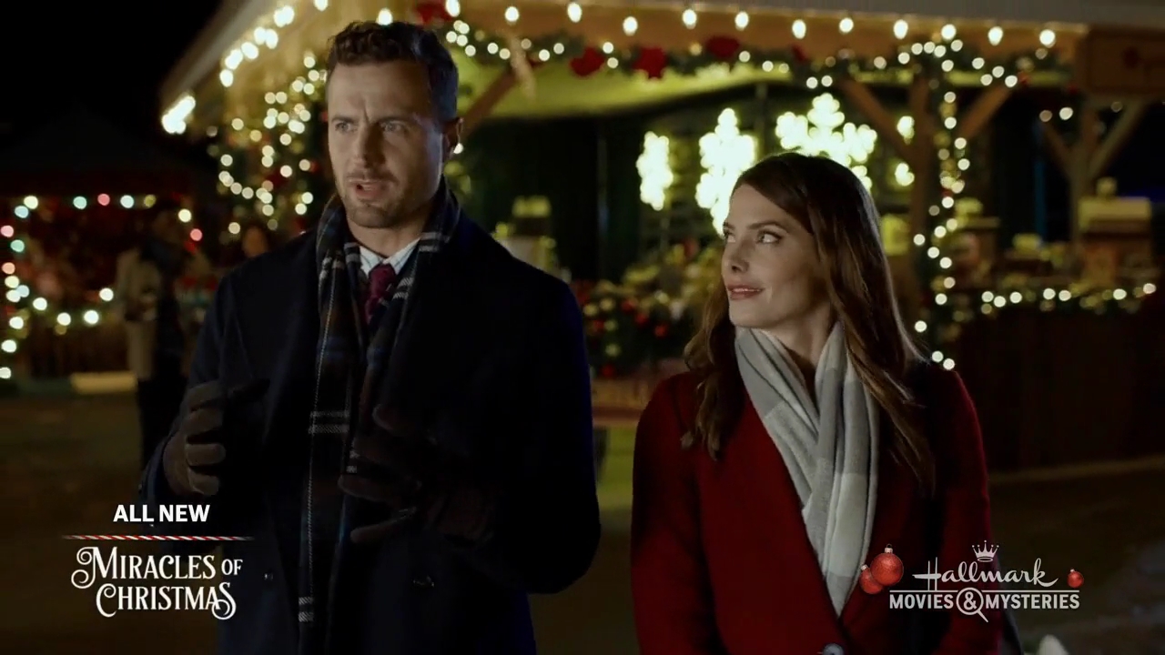Ashley-Greene-dot-nl_ALittleChristmasCharm1678.jpg