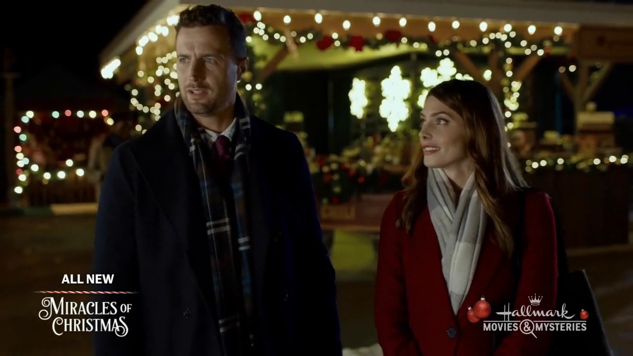 Ashley-Greene-dot-nl_ALittleChristmasCharm1679.jpg