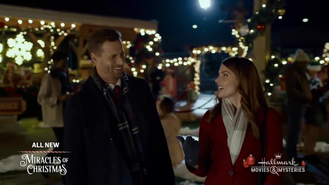 Ashley-Greene-dot-nl_ALittleChristmasCharm1684.jpg