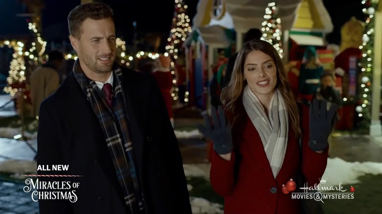 Ashley-Greene-dot-nl_ALittleChristmasCharm1689.jpg