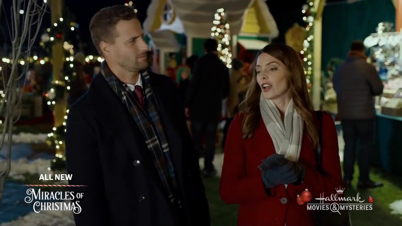 Ashley-Greene-dot-nl_ALittleChristmasCharm1692.jpg