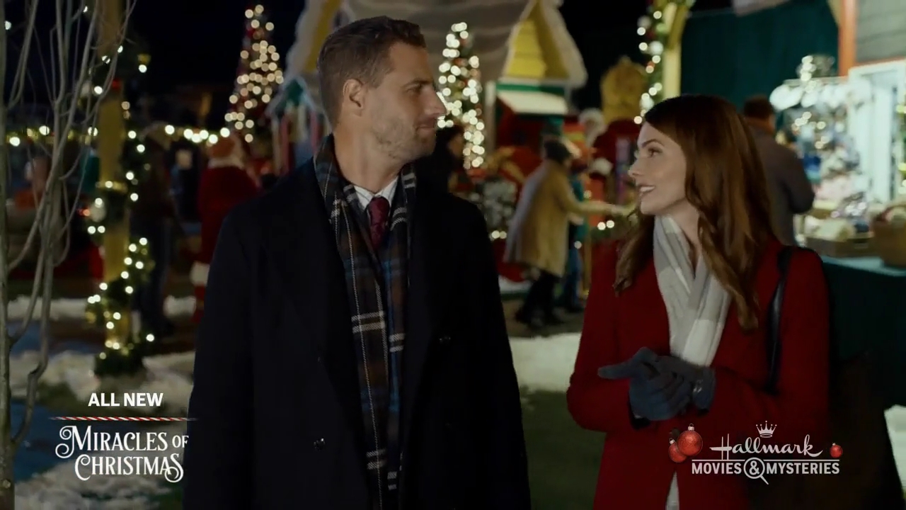 Ashley-Greene-dot-nl_ALittleChristmasCharm1693.jpg