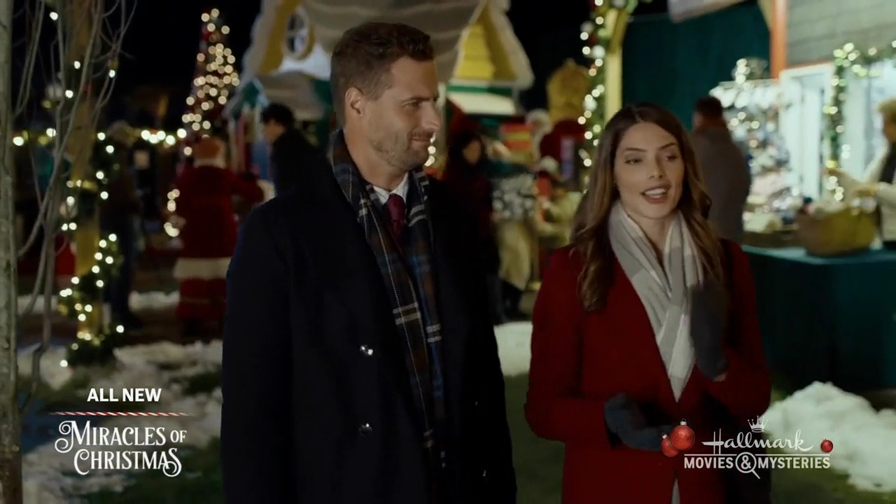 Ashley-Greene-dot-nl_ALittleChristmasCharm1694.jpg