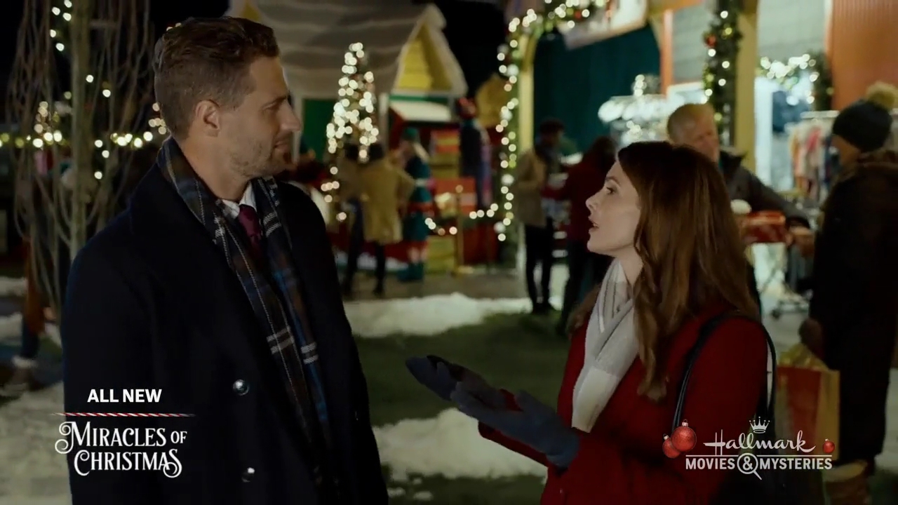 Ashley-Greene-dot-nl_ALittleChristmasCharm1700.jpg