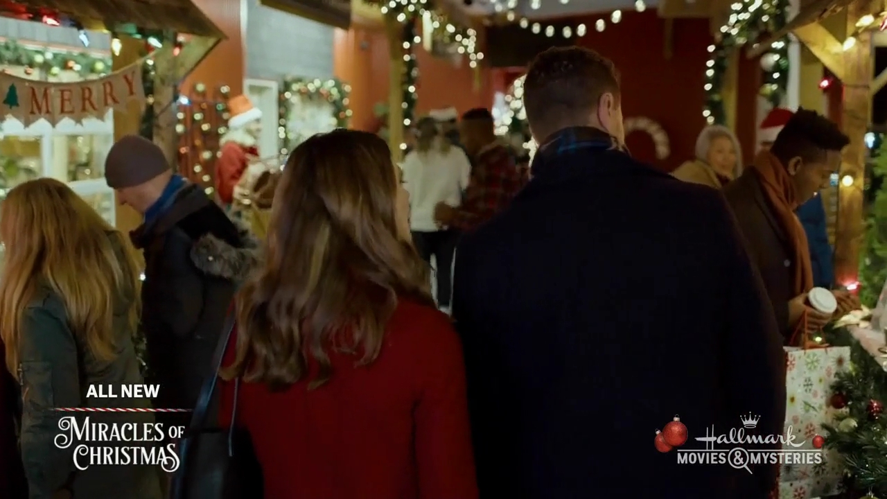 Ashley-Greene-dot-nl_ALittleChristmasCharm1711.jpg