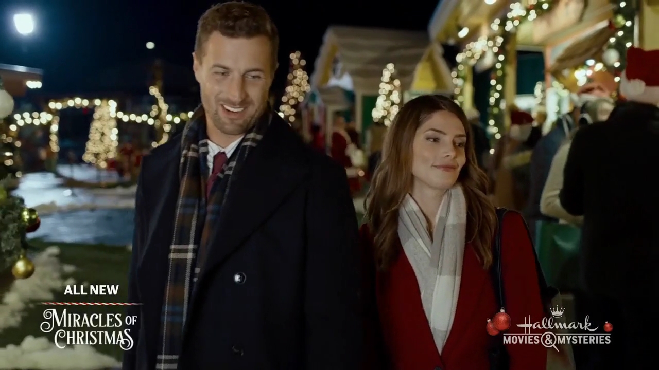 Ashley-Greene-dot-nl_ALittleChristmasCharm1715.jpg