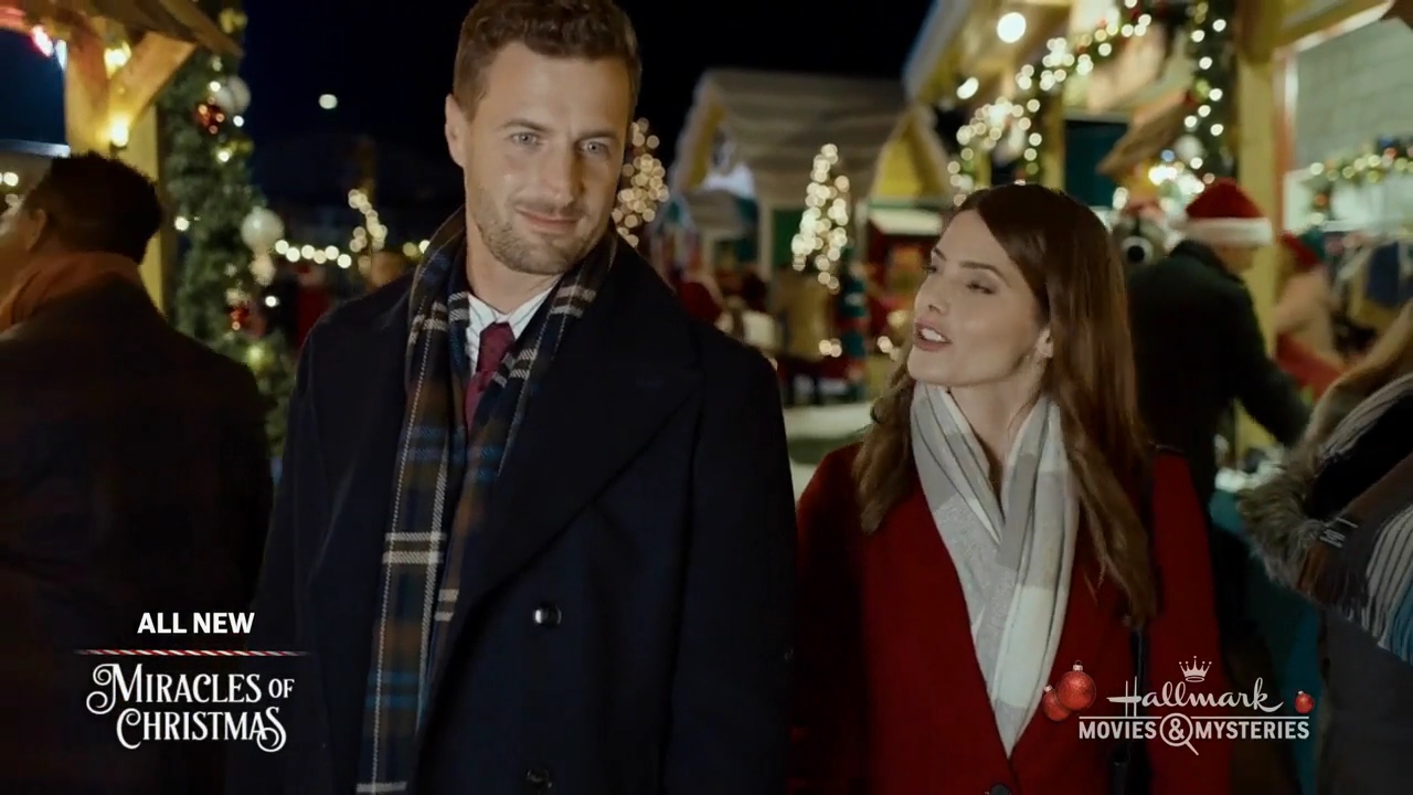 Ashley-Greene-dot-nl_ALittleChristmasCharm1720.jpg