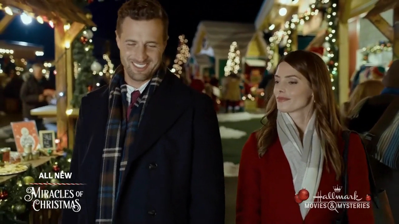 Ashley-Greene-dot-nl_ALittleChristmasCharm1722.jpg