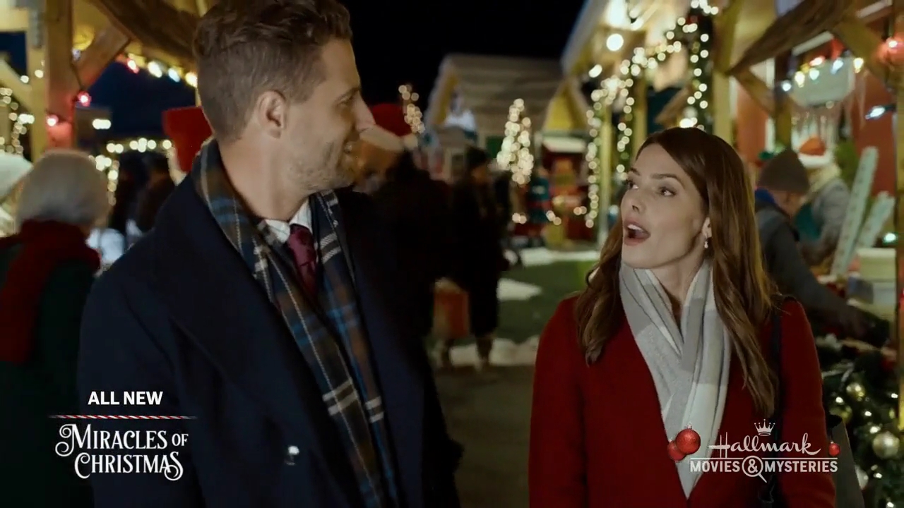 Ashley-Greene-dot-nl_ALittleChristmasCharm1726.jpg
