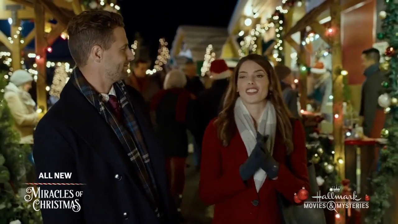 Ashley-Greene-dot-nl_ALittleChristmasCharm1729.jpg