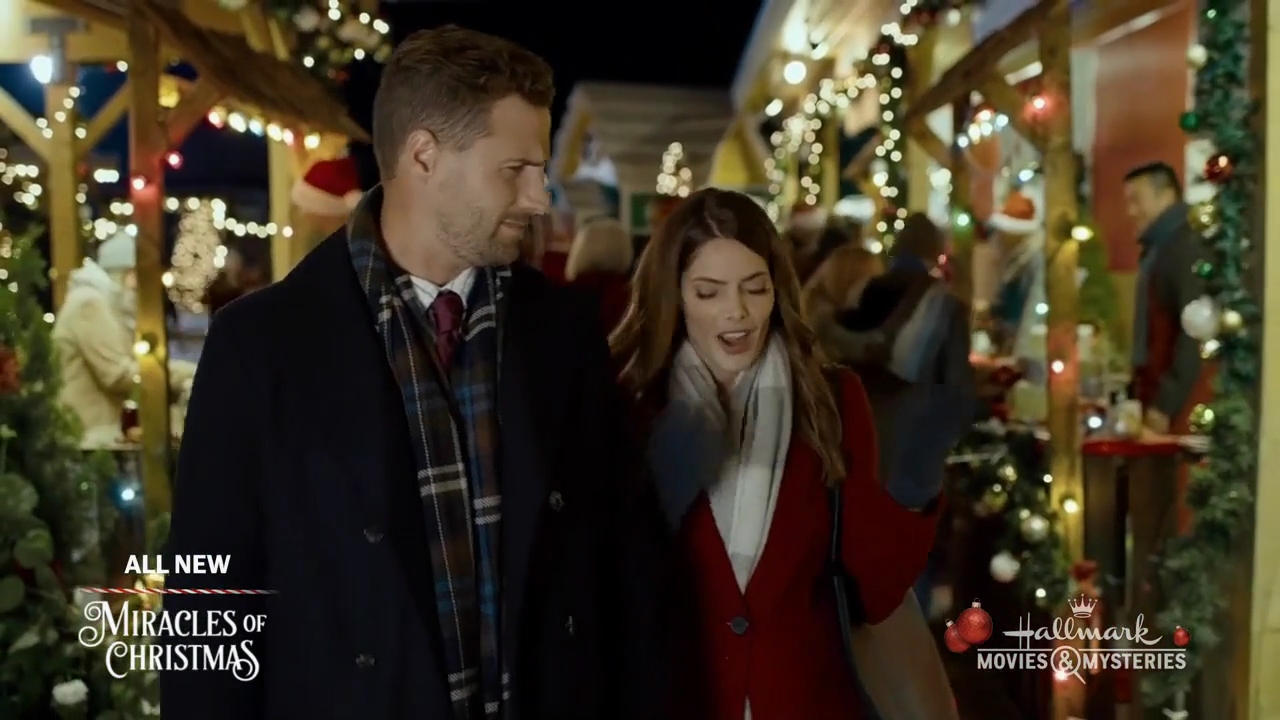 Ashley-Greene-dot-nl_ALittleChristmasCharm1730.jpg