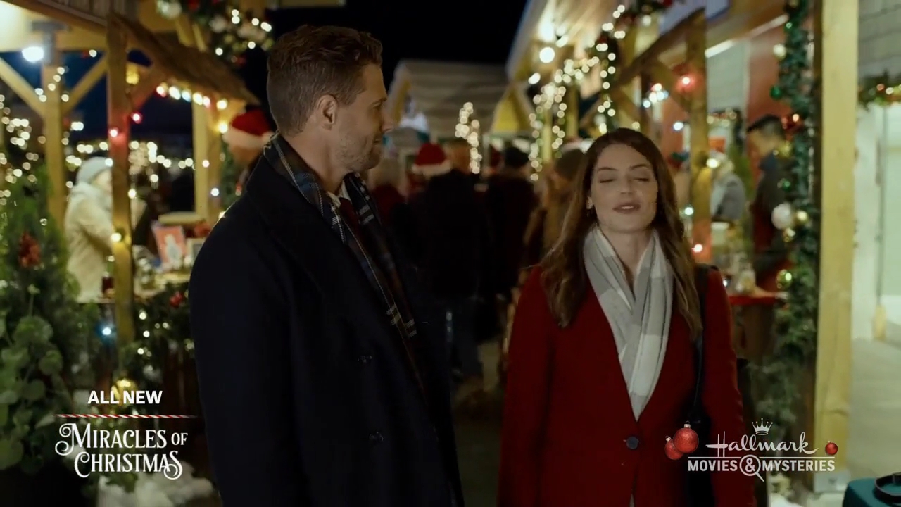 Ashley-Greene-dot-nl_ALittleChristmasCharm1732.jpg