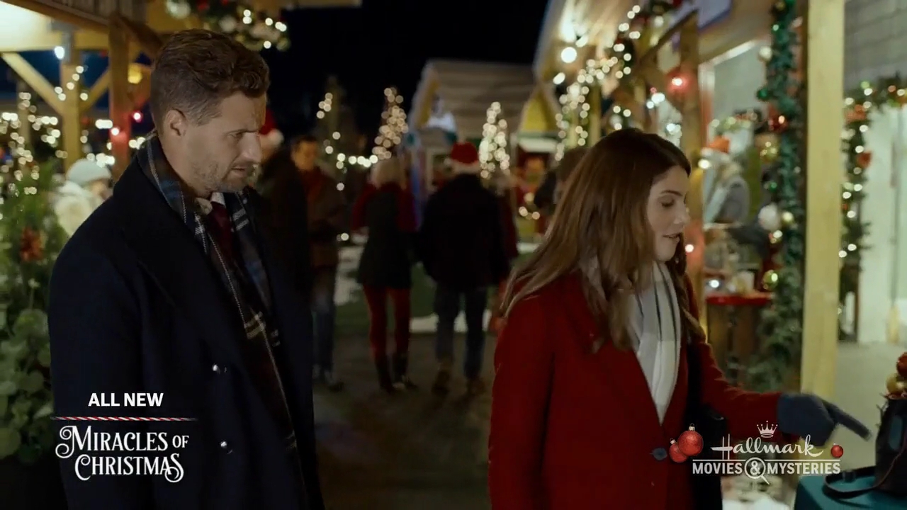 Ashley-Greene-dot-nl_ALittleChristmasCharm1737.jpg