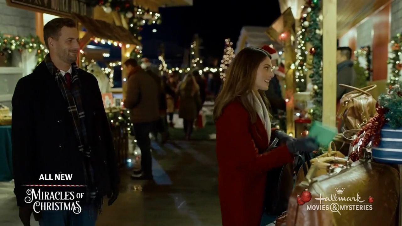 Ashley-Greene-dot-nl_ALittleChristmasCharm1742.jpg