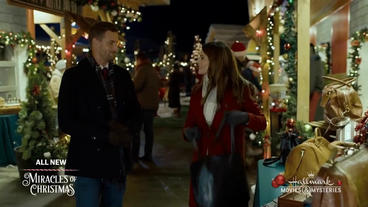 Ashley-Greene-dot-nl_ALittleChristmasCharm1746.jpg