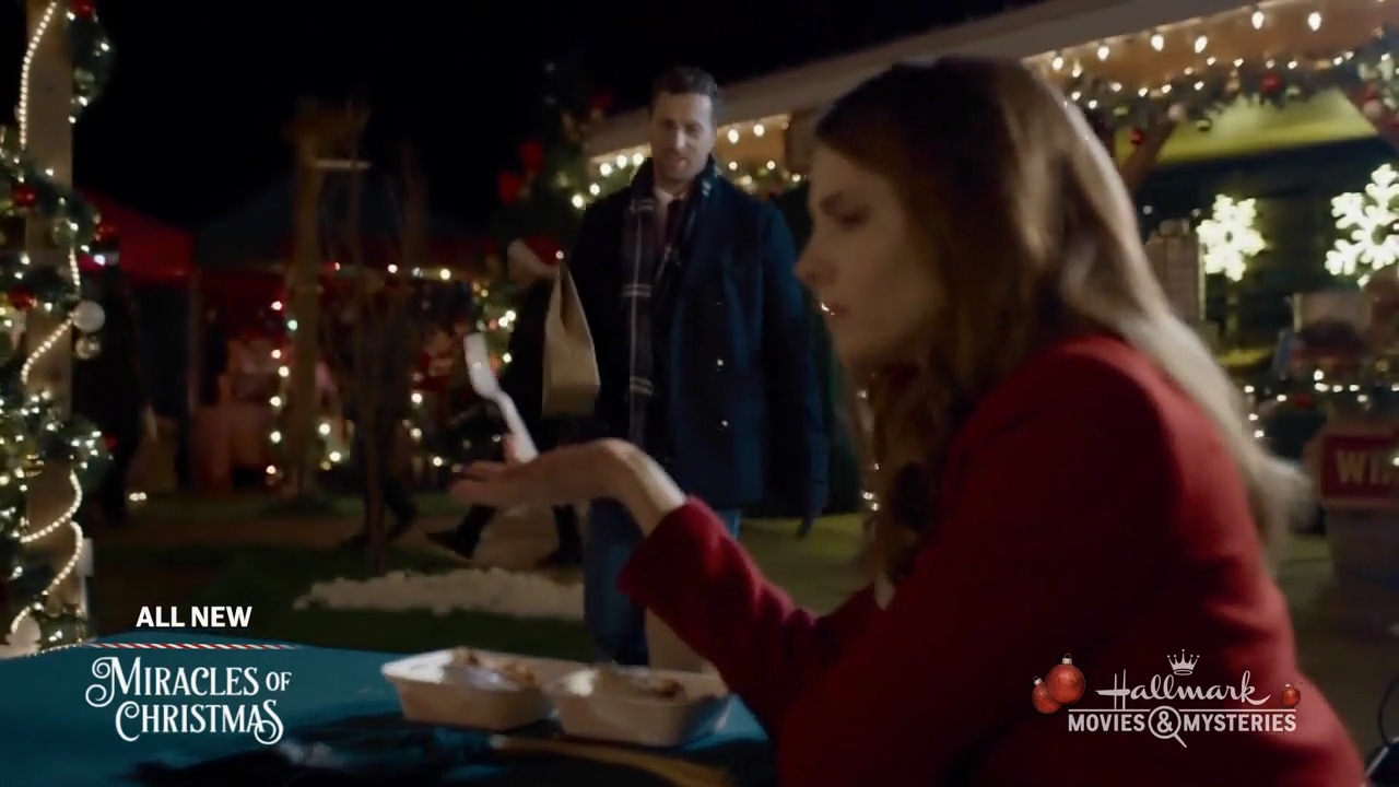Ashley-Greene-dot-nl_ALittleChristmasCharm1783.jpg