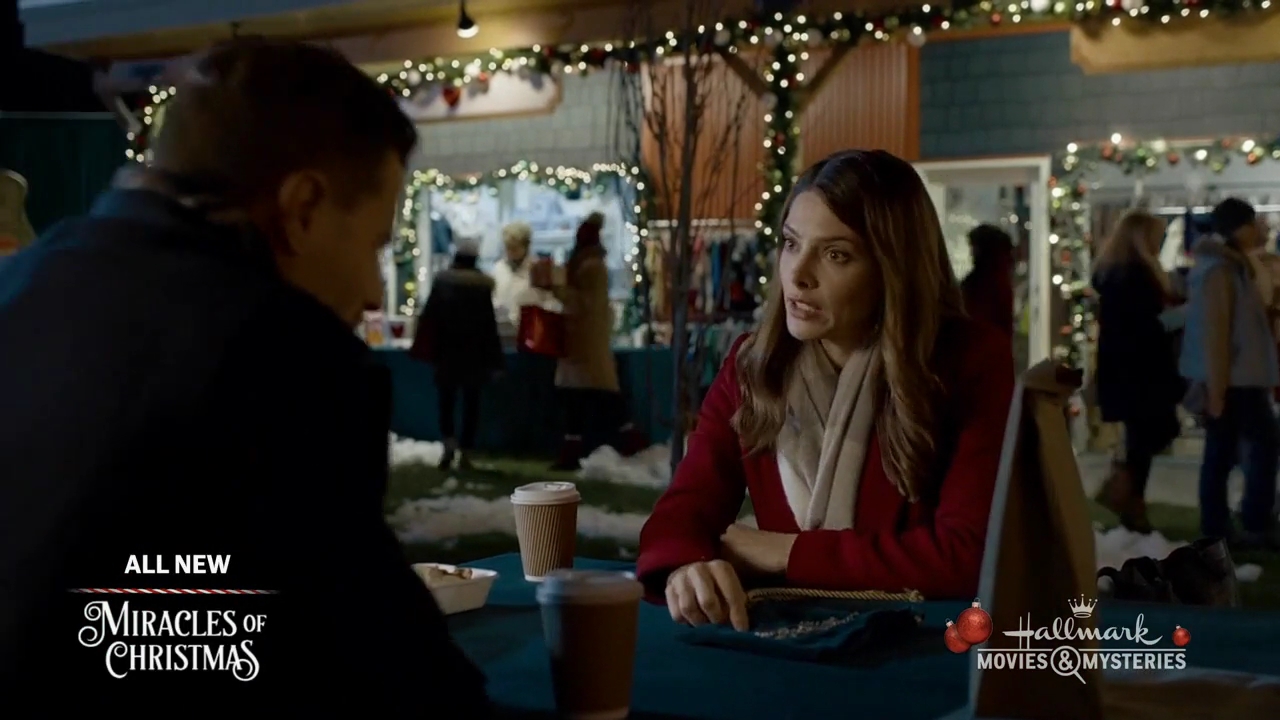 Ashley-Greene-dot-nl_ALittleChristmasCharm1824.jpg