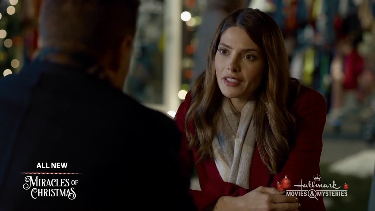 Ashley-Greene-dot-nl_ALittleChristmasCharm1846.jpg