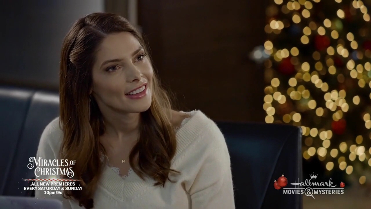 Ashley-Greene-dot-nl_ALittleChristmasCharm1974.jpg